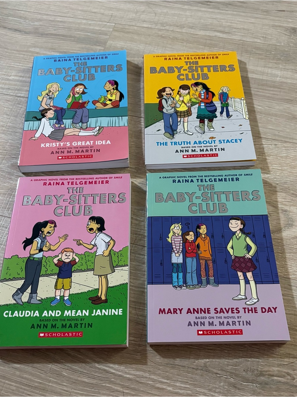 Baby-Sitters Club Graphic Novel Lot Books 1-4 Raina Telgemeier Scholastic VG